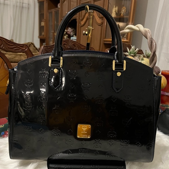 Handbags - EUC MCM Vicetos Patent Leather Classic Handbag